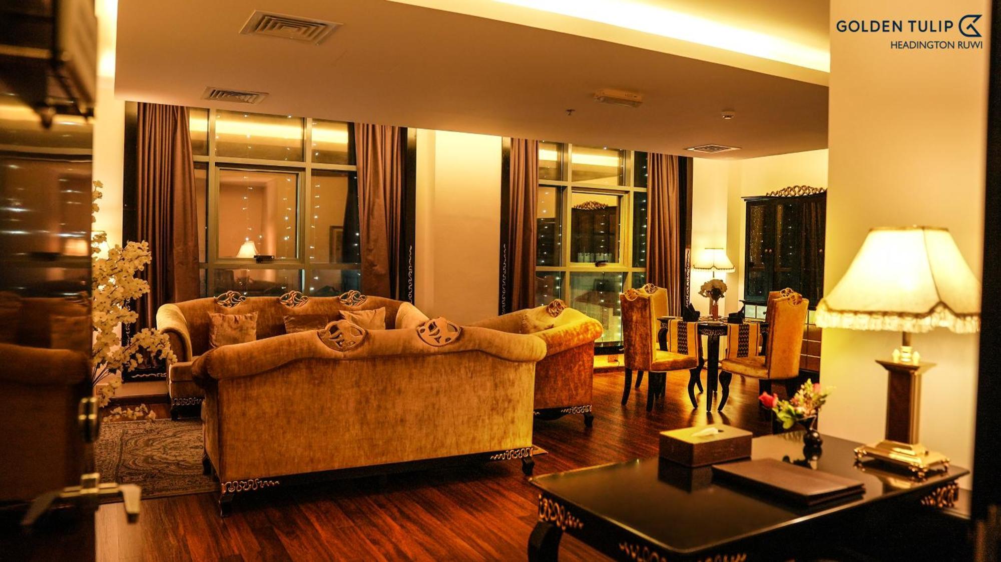 Golden Tulip Headington Hotel Muscat Exterior photo