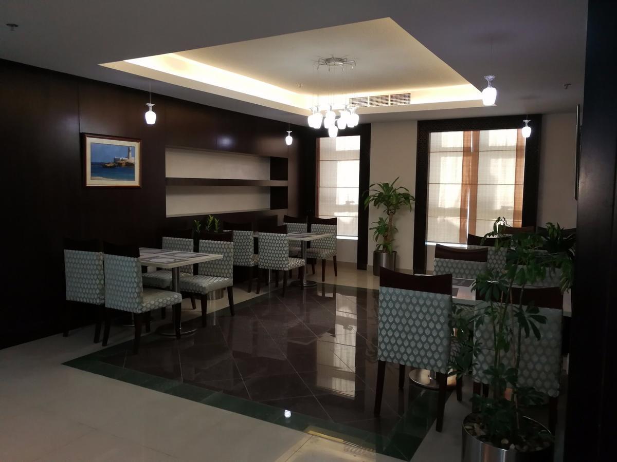 Golden Tulip Headington Hotel Muscat Exterior photo