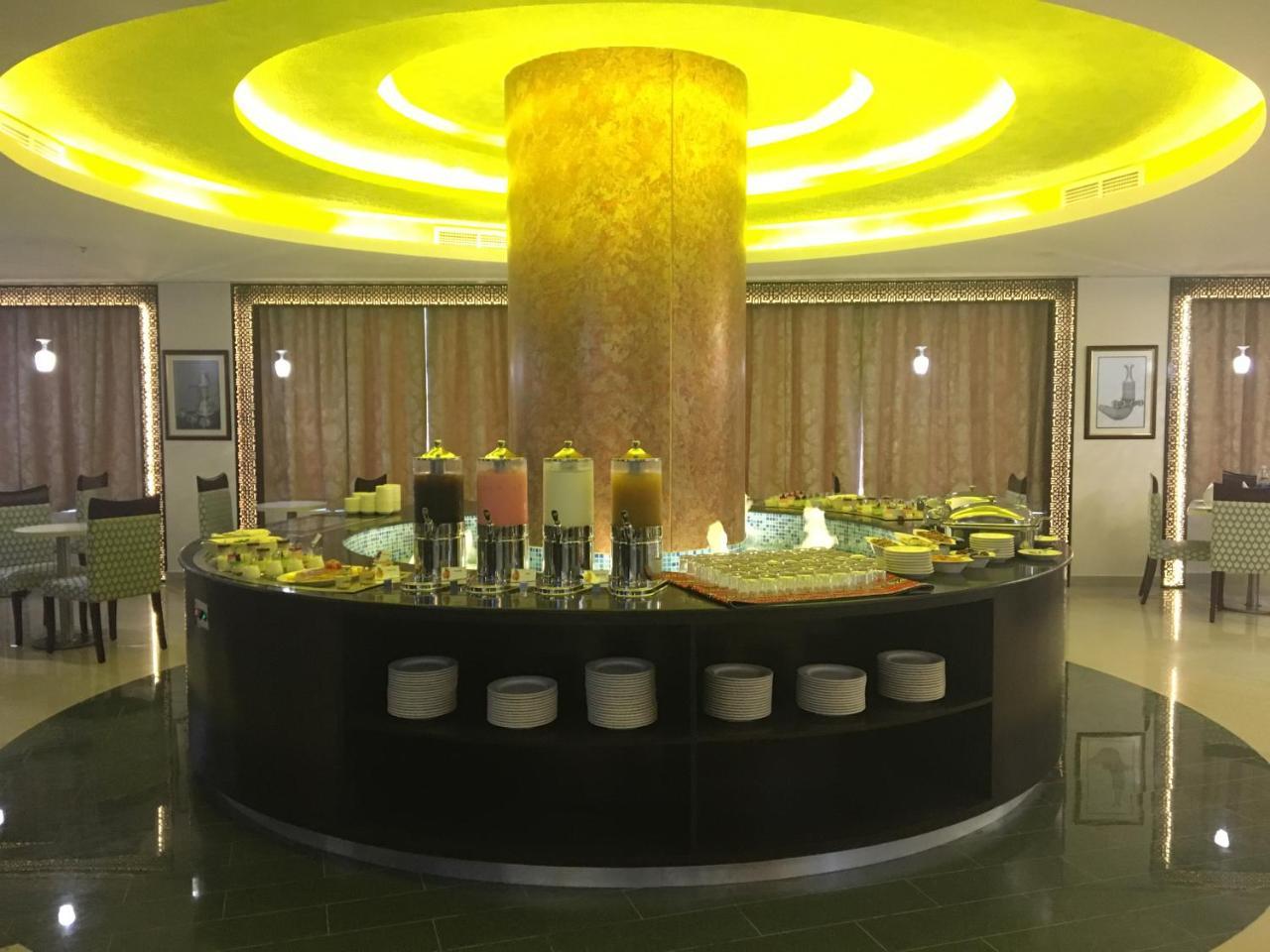 Golden Tulip Headington Hotel Muscat Exterior photo